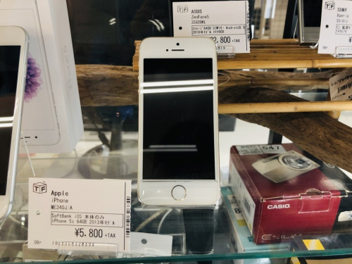 中古　iPhoneのAPPLE　中古