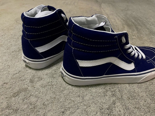 ハイカットスニーカーのVans