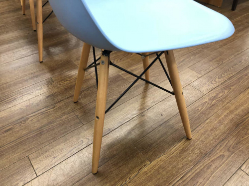 チェアのイームズチェア