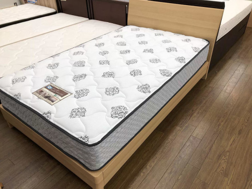 家具のベッド