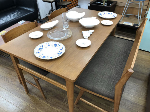 家具のダイニングセット