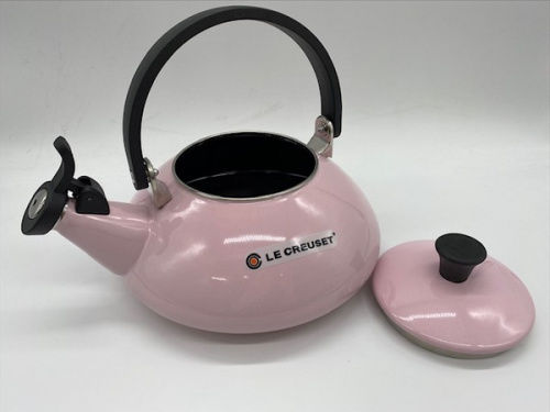 ルクルーゼの多摩　中古家具　買取