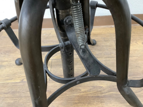 アトリエチェアの多摩 中古家具 買取