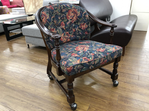 カリモクの稲城若葉台店