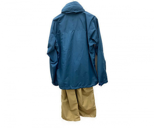 ジャケットのHELLY HANSEN