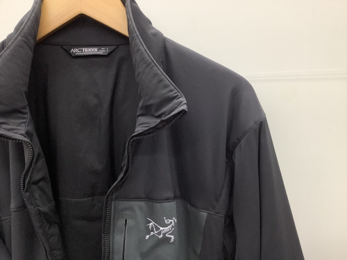 ナイロンジャケットのARC'TERYX