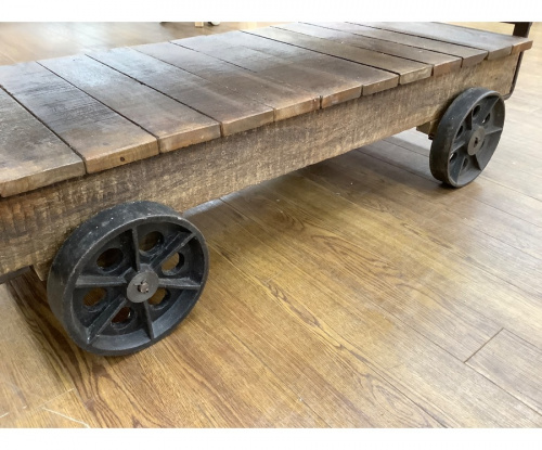 車輪付きテーブルの多摩　家具　買取