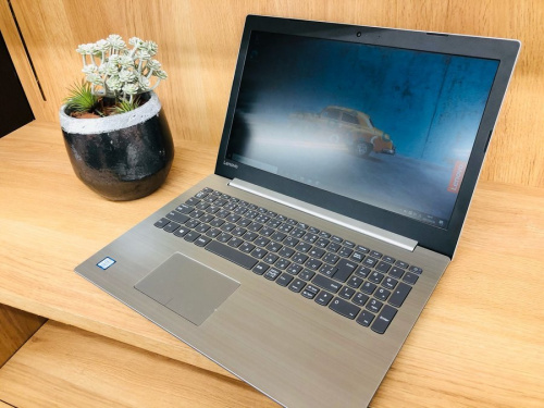 デジタル家電のノートパソコン