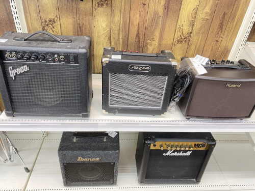 中古ギター　ベースの管楽器　打楽器　電子ピアノ