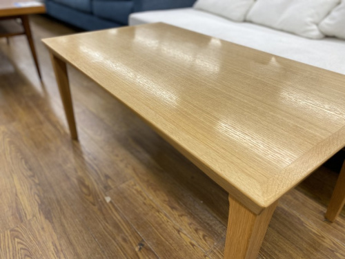 家具のローテーブル