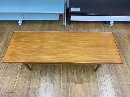 テーブルのACME Furniture(アクメファニチャー)