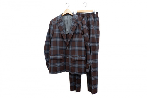 セットアップのカジュアルセットアップ