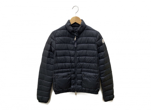 ダウンジャケットのMONCLER