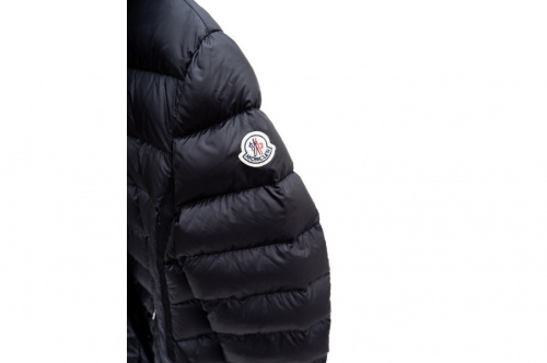 MONCLERの衣類買取