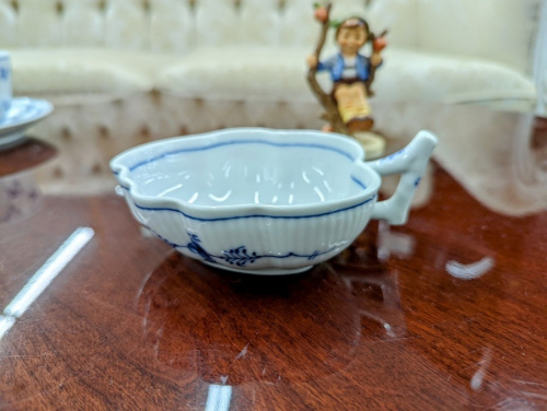 ブルーフルーテッドのフルレースオープンワーク