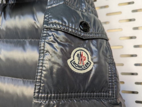 ダウンコートのMONCLER