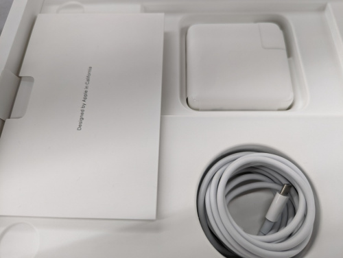 MacBook Pro 13 2020のApple