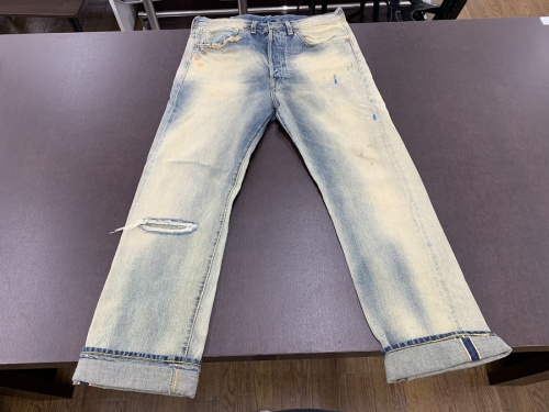 デニムパンツのLEVI`S