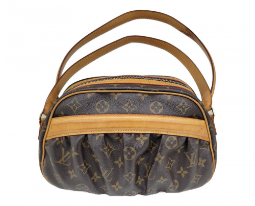 LOUIS VUITTONのCHANEL