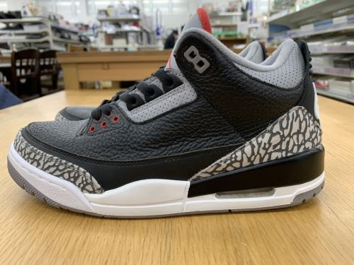 NIKEのBLACK CEMENT
