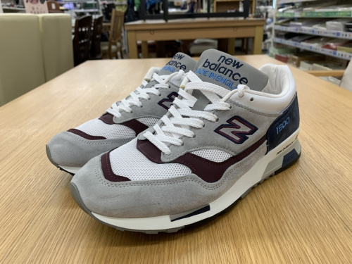 スニーカーのNEW BALANCE