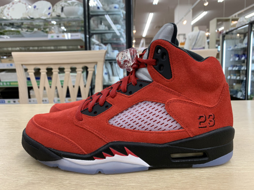 AIR JORDAN 5のTORO BRAVO