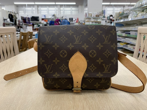 モノグラムのバッグ