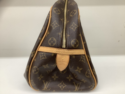ショルダーバッグの長財布
