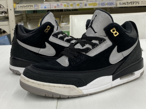 スニーカーのAIR JORDAN 3