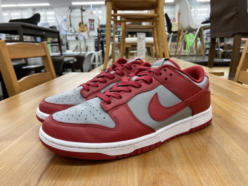 スニーカーのDUNK LOW RETRO