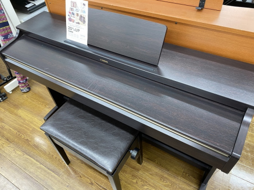 中古楽器店の電子ピアノ
