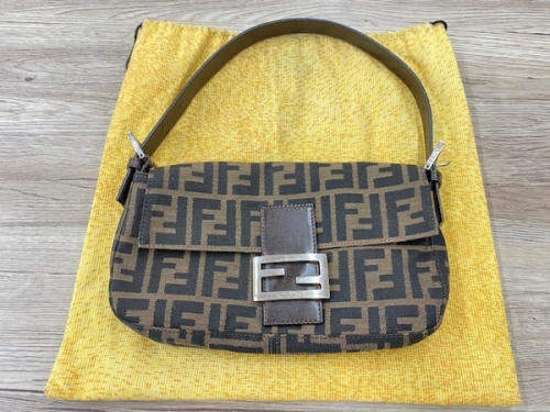 バッグのFENDI