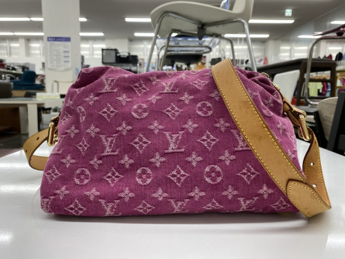 モノグラムのトートバッグ