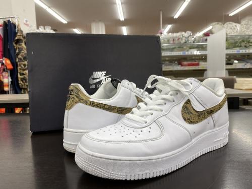 スニーカーのNIKE