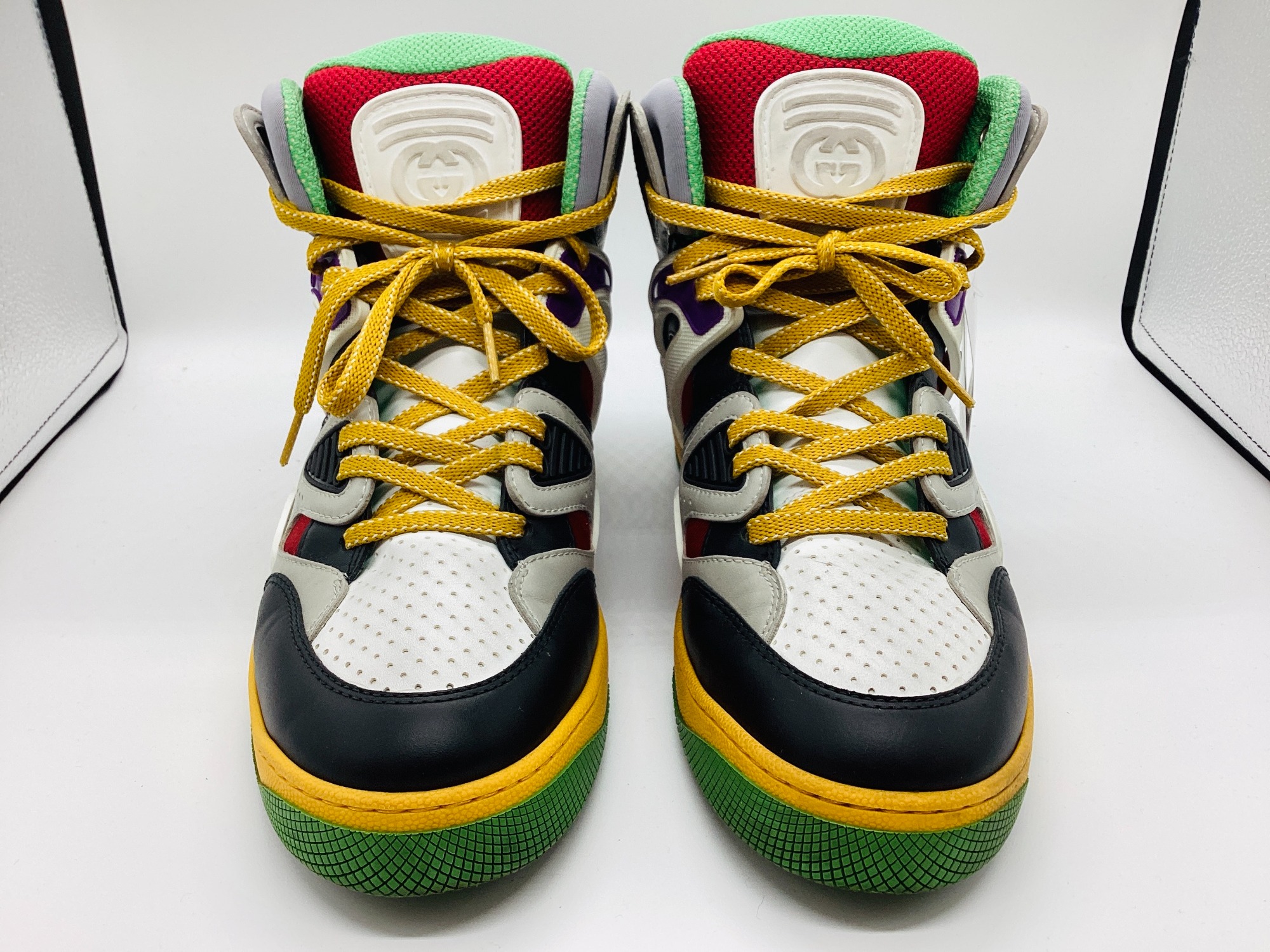 GUCCI バスケットスニーカー　未使用品 GUCCI（グッチ）のハイトップバスケットスニーカーが買取入荷