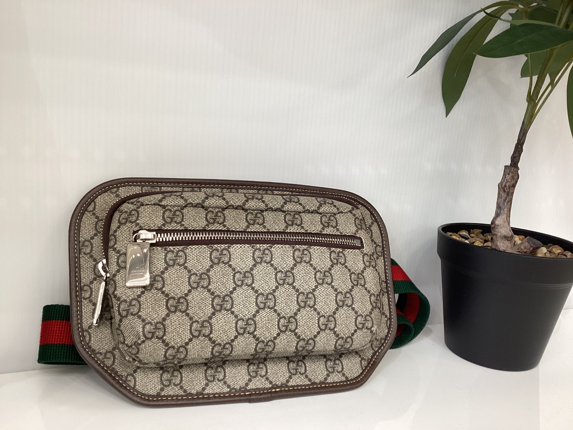 GUCCI（グッチ）のGGスプリームのウエストバッグが買取入荷しま