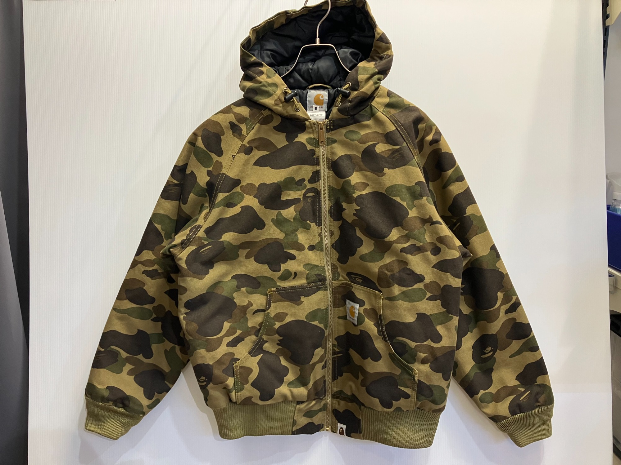 A BATHING APE × CarHartt（アベイシングエイプ×カーハート