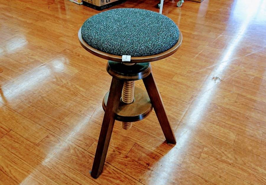 UNICO（ウニコ）スツール・VOLTA 買取入荷いたしました！【武蔵