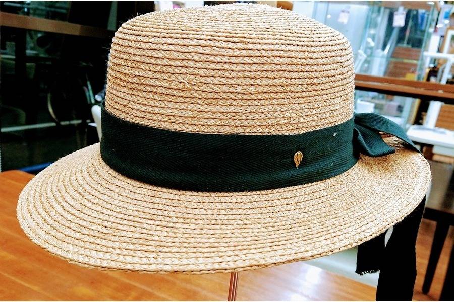 新品正規品店頭完売早い者勝ち‼️レア　ヘレンカミンスキー　ハット HELEN KAMINSKI（ヘレンカミンスキー） ラフィアハット買取入荷いたし