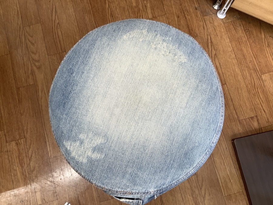 d-Bodhi（ディーボディ）からデニムスツールが入荷しております