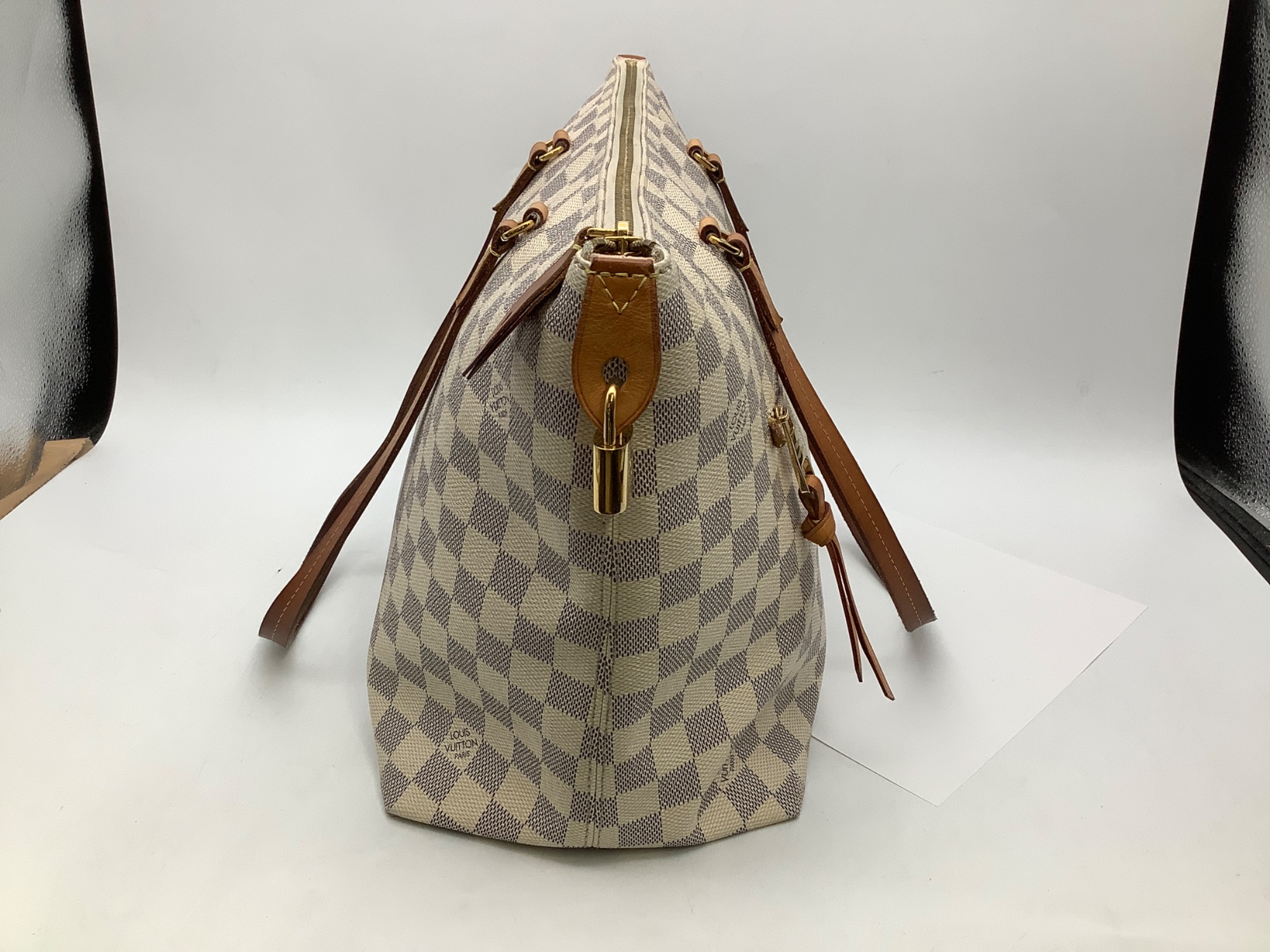 LOUIS VUITTONトートバッグ 使い勝手の良いLouis Vuittonのトートバッグを入荷いたしました