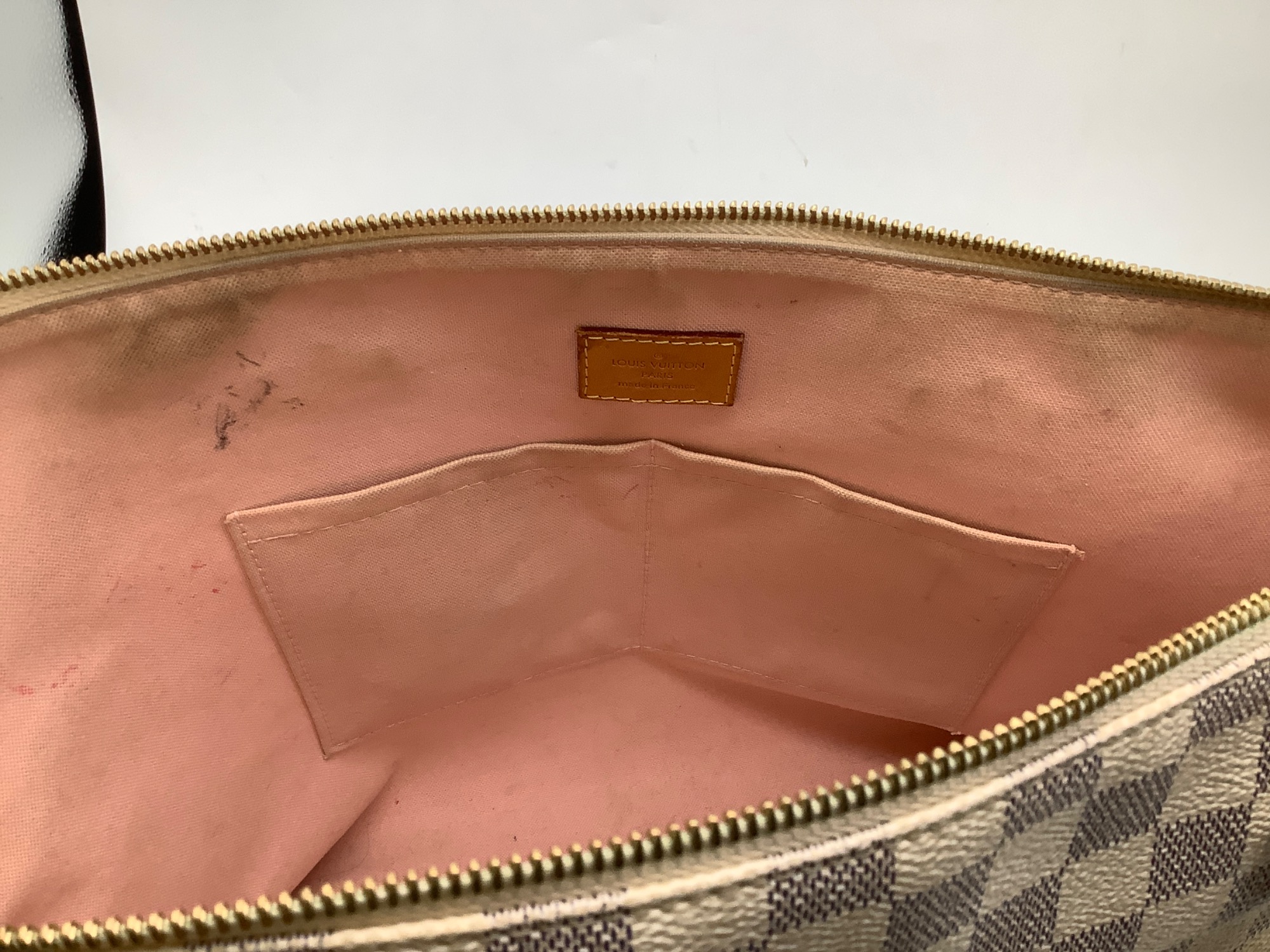 LOUIS VUITTONトートバッグ 使い勝手の良いLouis Vuittonのトートバッグを入荷いたしました