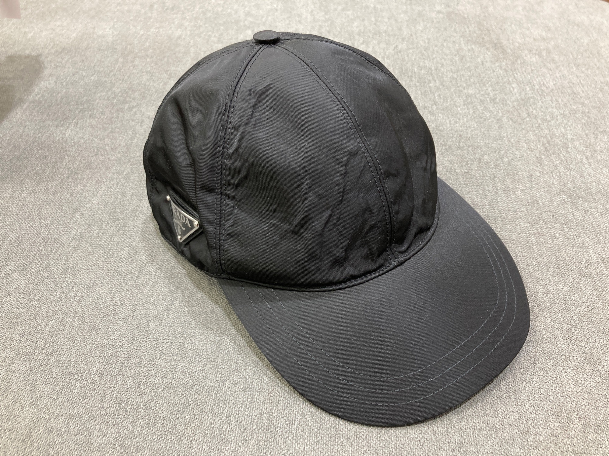 PRADA】真っ黒！ベースボールキャップのご紹介です！｜2025年12月13日