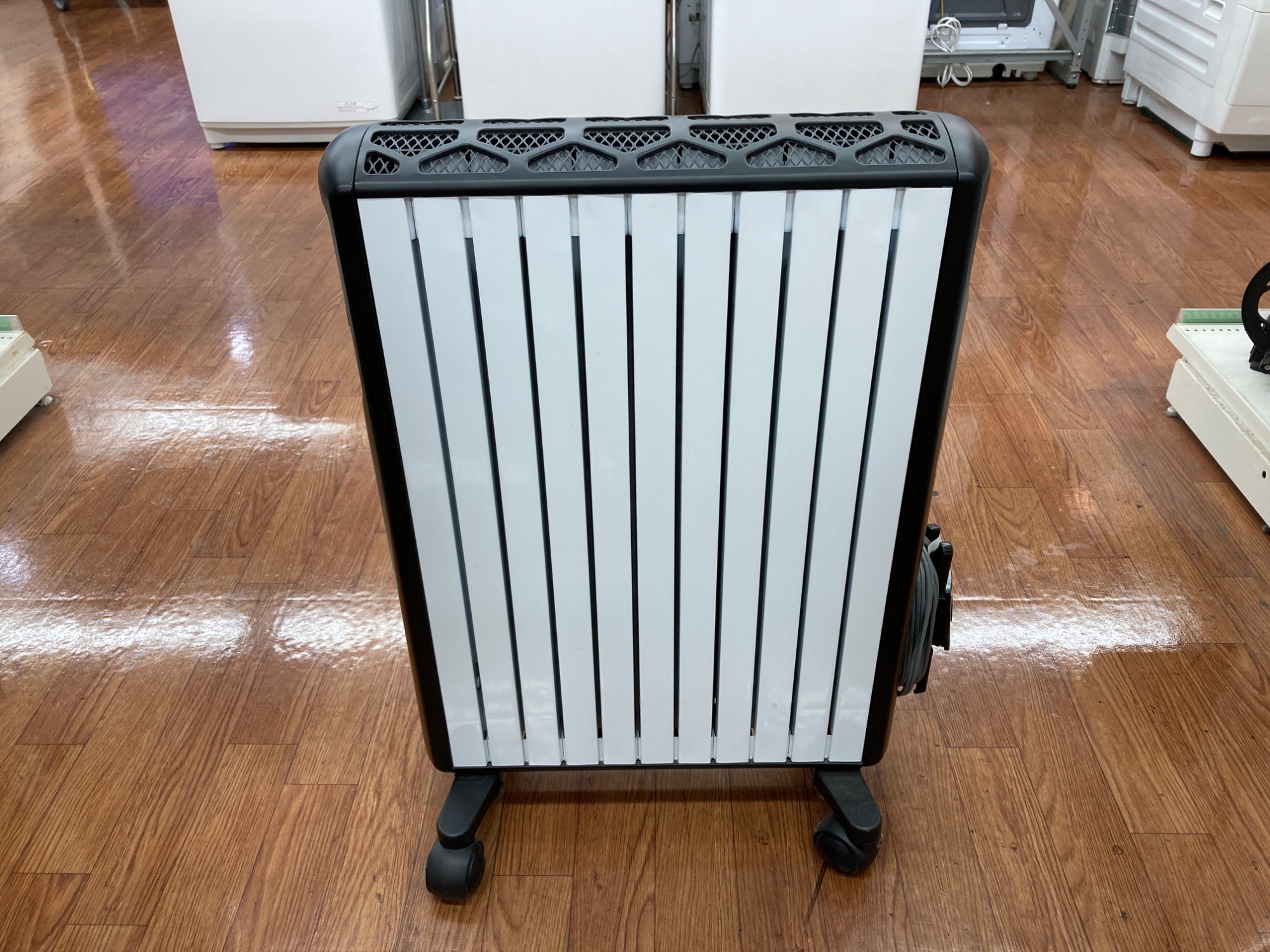 DeLonghiよりオイルヒーター入荷致しました☆｜2025年12月15日