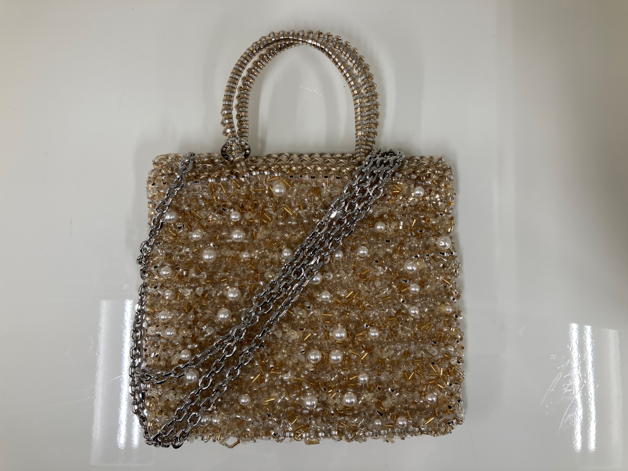 ANTEPRIMAより身につければ可愛さUP！シャンパンゴールドのワイヤー