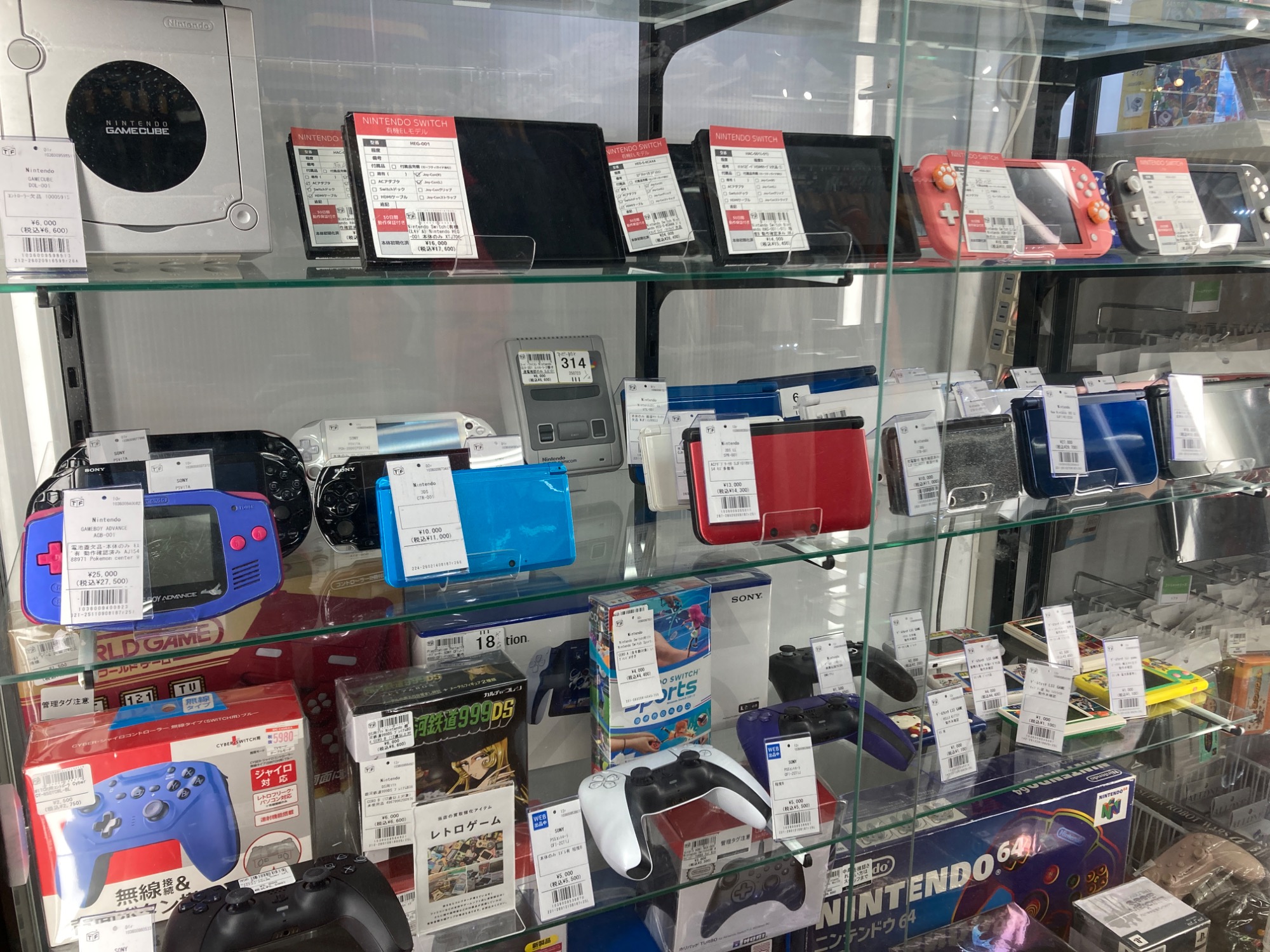 武蔵村山店にゲーム機やゲームソフトゲームアクセサリーたくさん！店内