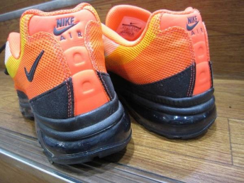 シューズのナイキ（NIKE）