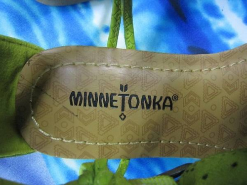 シューズのMINNETONKA