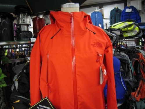 スポーツ・アウトドアのジャケット