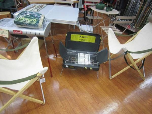 バーベキュー用品のアウトドアチェア